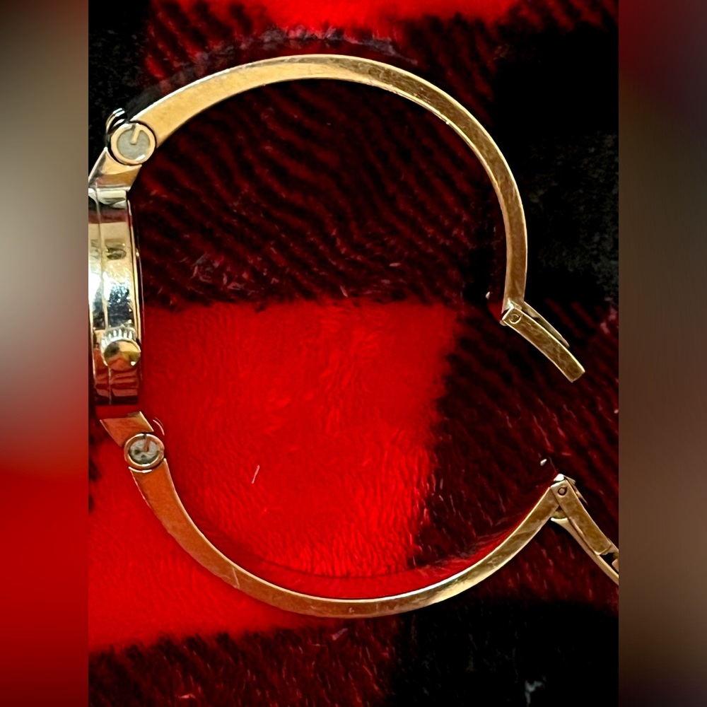 Authentic Gucci  ladies watch - Picture 4 of 6